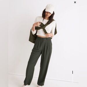 Madewell Women’s fitted cream crop top